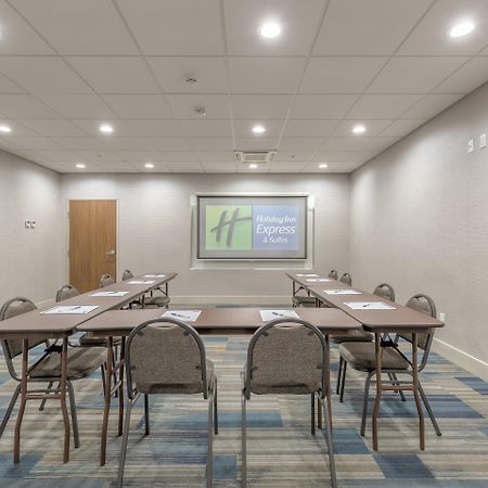 Holiday Inn Express & Suites Tulsa Midtown By Ihg Kültér fotó