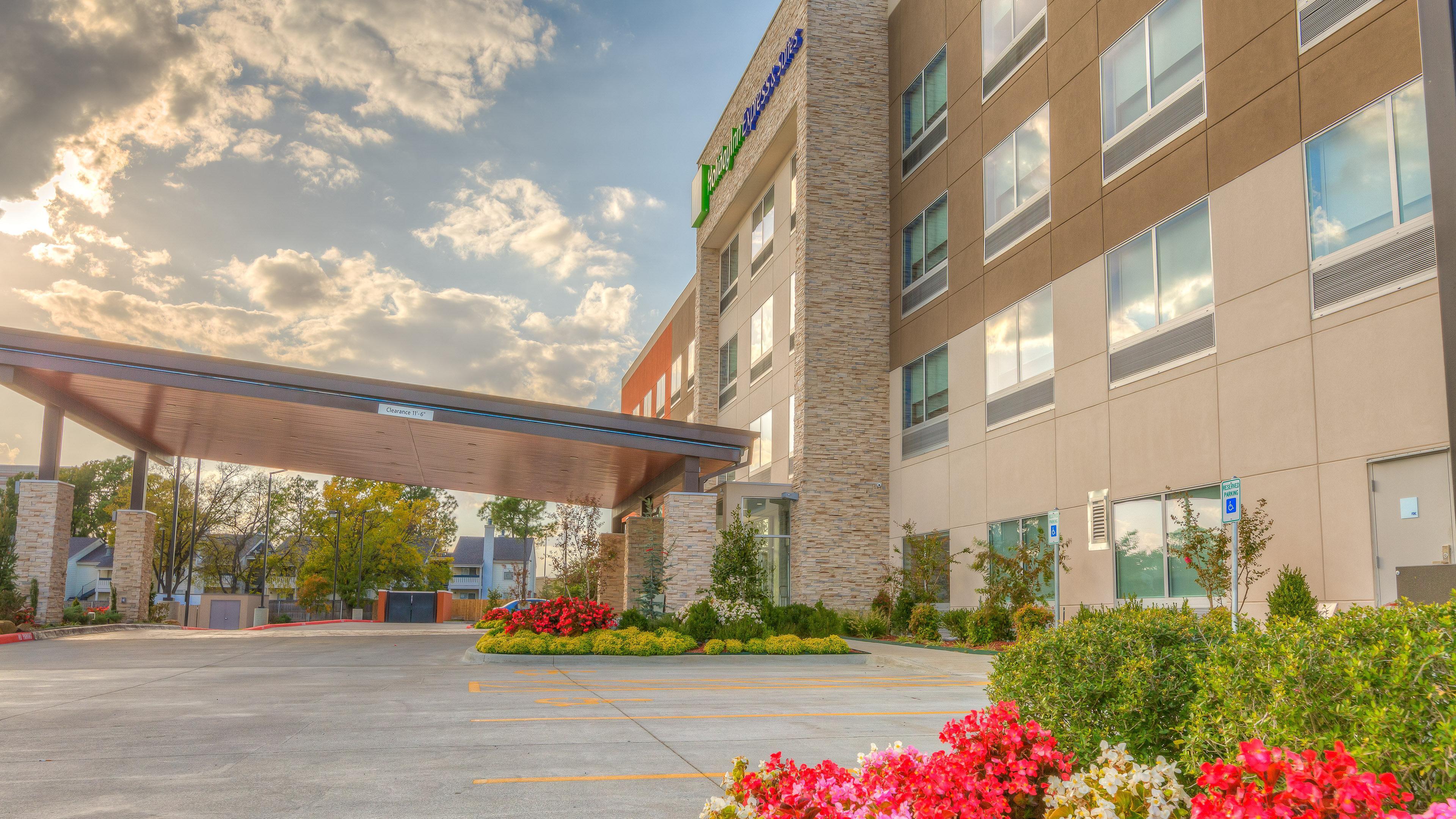 Holiday Inn Express & Suites Tulsa Midtown By Ihg Kültér fotó